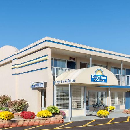 Days Inn & Suites By Wyndham Dayton North מראה חיצוני תמונה